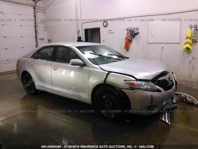 4T1BF3EK2AU008691 - 2010 TOYOTA CAMRY SE/LE/XLE 银色 照片 1
