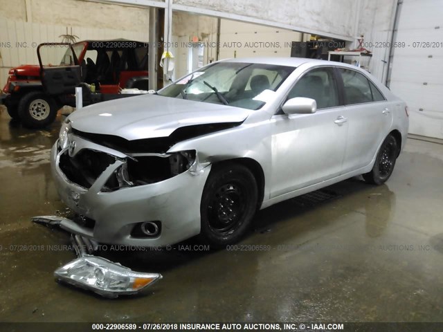 4T1BF3EK2AU008691 - 2010 TOYOTA CAMRY SE/LE/XLE 银色 照片 2