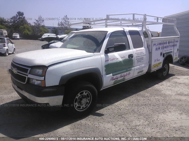 1GBHC29U07E107546 - 2007 CHEVROLET SILVERADO C2500 HEAVY DUTY WHITE photo 2