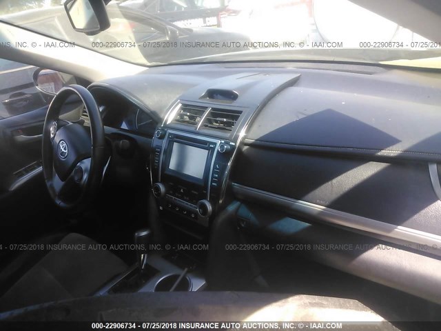 4T1BF1FK1CU141674 - 2012 TOYOTA CAMRY SE/LE/XLE BLACK photo 5