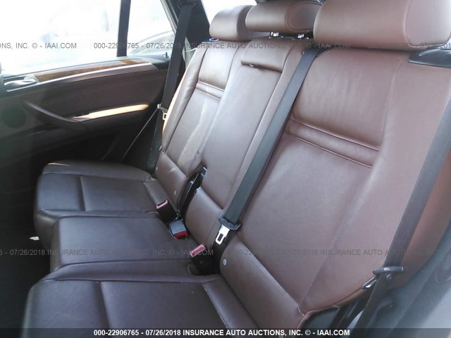 5UXZW0C5XBL657580 - 2011 BMW X5 XDRIVE35D Biały zdjęcie 8