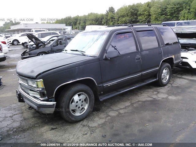 1GNEK13K2SJ388856 - 1995 CHEVROLET TAHOE K1500 BLACK photo 2