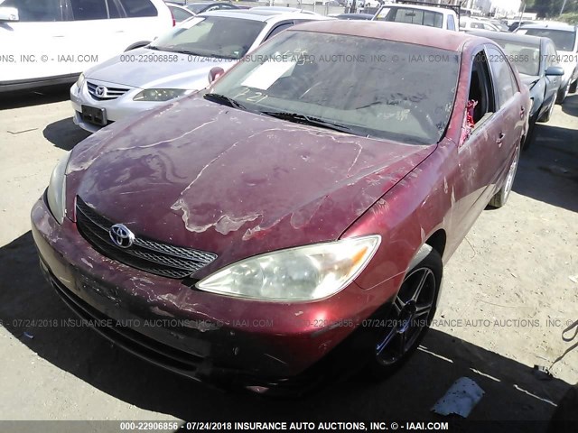 4T1BE30K42U008655 - 2002 TOYOTA CAMRY LE/XLE/SE RED photo 2