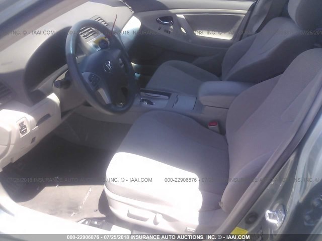 4T1BF3EK4BU725627 - 2011 TOYOTA CAMRY SE/LE/XLE მწვანე ფოტო 5