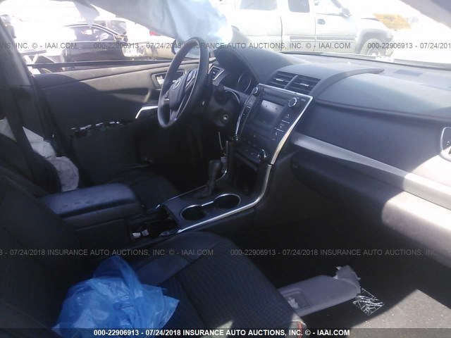 4T1BF1FKXFU024521 - 2015 TOYOTA CAMRY LE/XLE/SE/XSE GRAY photo 5