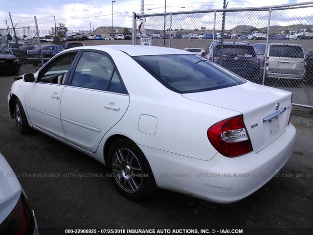 4T1BE32K22U024740 - 2002 TOYOTA CAMRY LE/XLE/SE 白色 照片 3