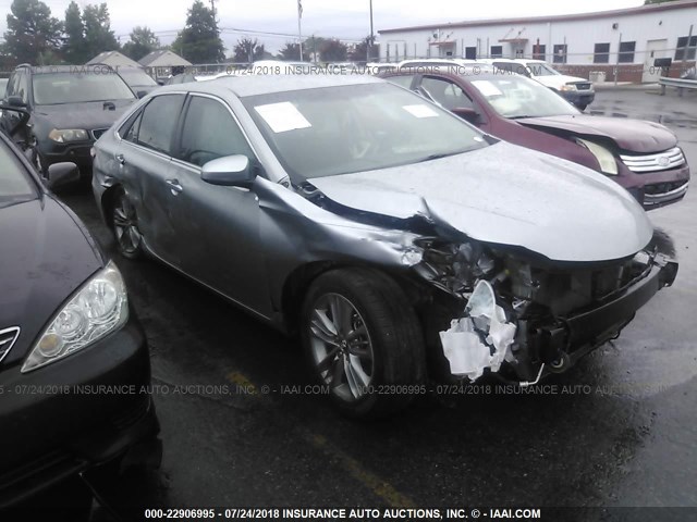 4T1BF1FK4FU942183 - 2015 TOYOTA CAMRY LE/XLE/SE/XSE SILVER photo 1