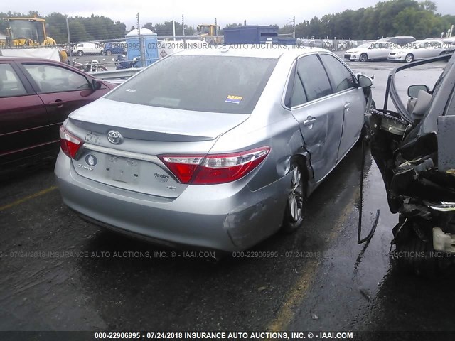 4T1BF1FK4FU942183 - 2015 TOYOTA CAMRY LE/XLE/SE/XSE SILVER photo 4