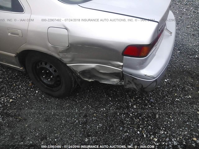 4T1BG28K8XU583700 - 1999 TOYOTA CAMRY CE/LE/XLE 米色 照片 6