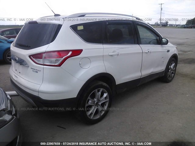 1FMCU9J9XGUC56289 - 2016 FORD ESCAPE TITANIUM WHITE photo 4