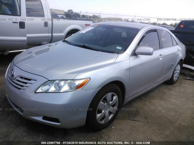 4T1BE46K47U165896 - 2007 TOYOTA CAMRY NEW GENERAT CE/LE/XLE/SE SILVER photo 2