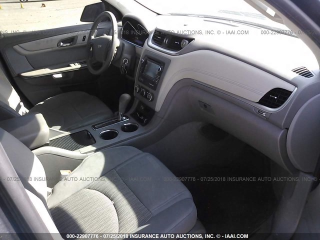 1GNKVFED2DJ103601 - 2013 CHEVROLET TRAVERSE LS GRAY photo 5