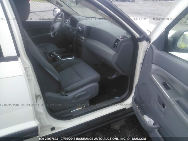 1J4GR48K95C696942 - 2005 JEEP GRAND CHEROKEE LAREDO/COLUMBIA/FREEDOM 白色 照片 5