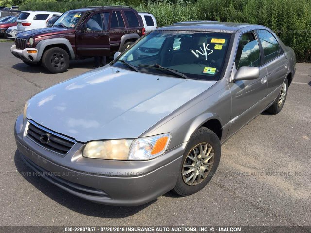 4T1BG22K6YU620642 - 2000 TOYOTA CAMRY CE/LE/XLE SILVER photo 2