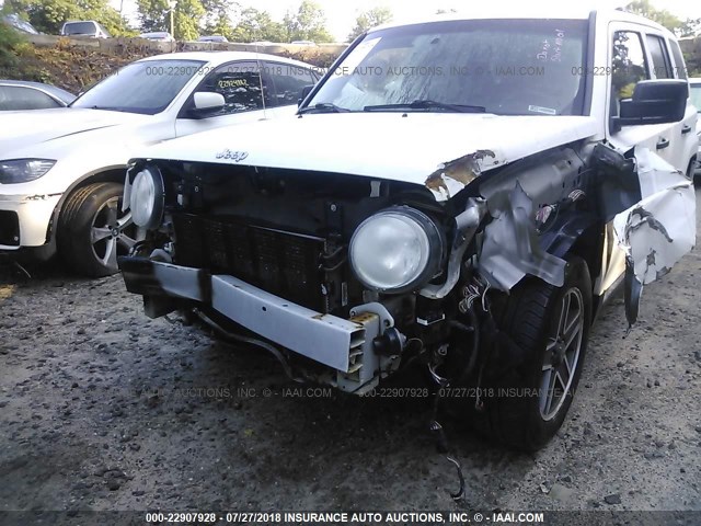 1J8FT28W58D783836 - 2008 JEEP PATRIOT SPORT WHITE photo 6