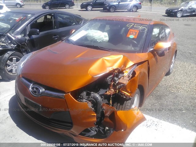 KMHTC6AD3CU029008 - 2012 HYUNDAI VELOSTER ORANGE photo 6