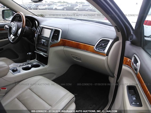 1C4RJFCT2CC140907 - 2012 JEEP GRAND CHEROKEE OVERLAND GRAY photo 5