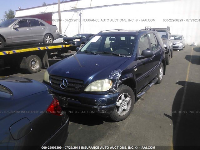 4JGAB54E7XA105121 - 1999 MERCEDES-BENZ ML 320 BLUE photo 2