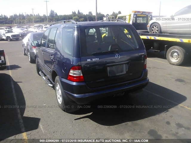 4JGAB54E7XA105121 - 1999 MERCEDES-BENZ ML 320 BLUE photo 3