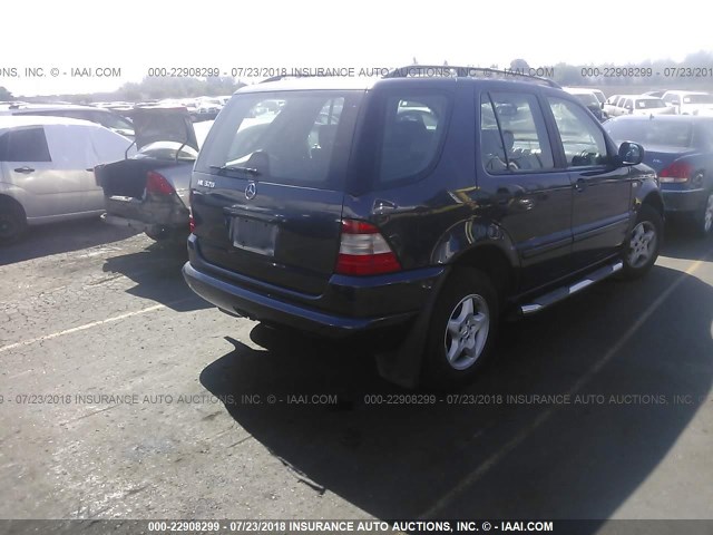 4JGAB54E7XA105121 - 1999 MERCEDES-BENZ ML 320 BLUE photo 4