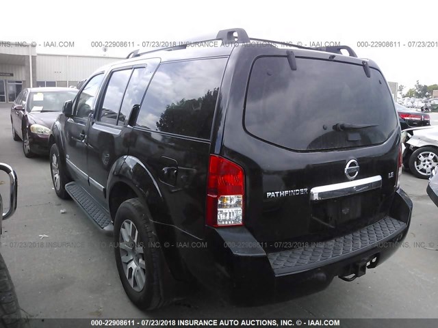 5N1BR18B08C614773 - 2008 NISSAN PATHFINDER LE/SE BLACK photo 3