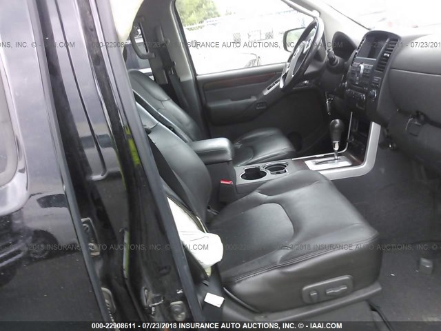 5N1BR18B08C614773 - 2008 NISSAN PATHFINDER LE/SE BLACK photo 5