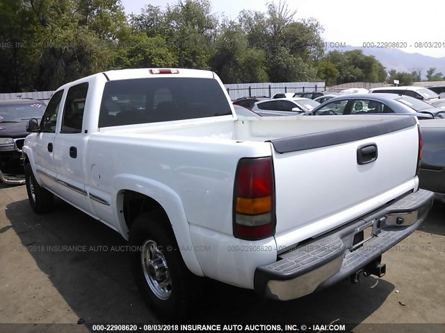 1GTGK13U42F145538 - 2002 GMC SIERRA K1500 HEAVY DUTY WHITE photo 3