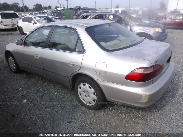 1HGCG5640WA196641 - 1998 HONDA ACCORD LX BROWN photo 3