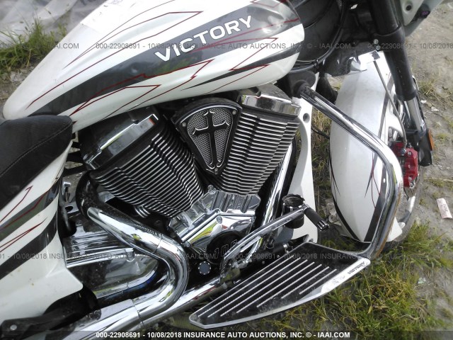 5VPXMXAA1H3058164 - 2017 VICTORY MOTORCYCLES MAGNUM X-1 WHITE photo 8