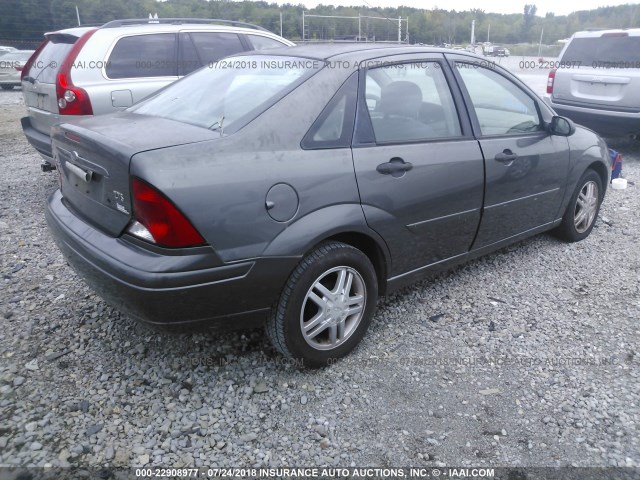1FAFP38Z24W171870 - 2004 FORD FOCUS ZTS GRAY photo 4