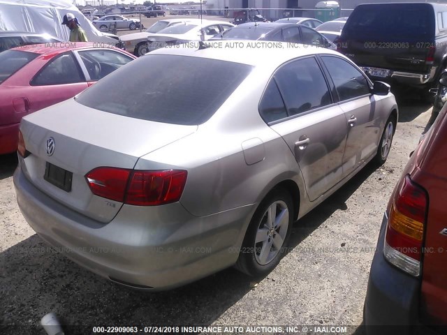 3VW3L7AJ8CM468559 - 2012 VOLKSWAGEN JETTA TDI SILVER photo 4