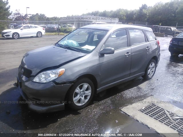 2T1LR38E94C316349 - 2004 TOYOTA COROLLA MATRIX XR GRAY photo 2