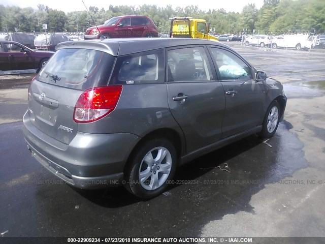 2T1LR38E94C316349 - 2004 TOYOTA COROLLA MATRIX XR GRAY photo 4