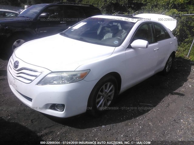 4T1BK3EK1AU604788 - 2010 TOYOTA CAMRY SE/LE/XLE WHITE photo 2