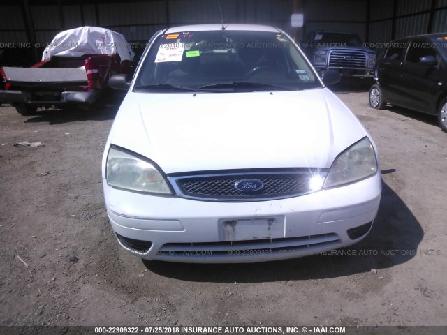 1FAFP34N27W123230 - 2007 FORD FOCUS ZX4/S/SE/SES WHITE photo 6