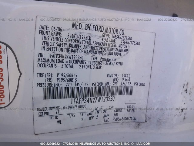 1FAFP34N27W123230 - 2007 FORD FOCUS ZX4/S/SE/SES WHITE photo 9