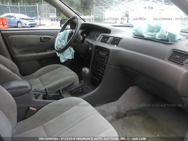 4T1BG28K0YU687390 - 2000 TOYOTA CAMRY CE/LE/XLE 栗色 照片 5
