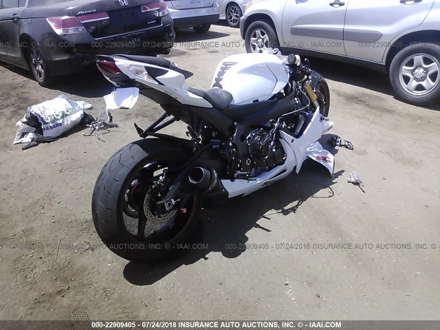 JS1GR7MA9H2102181 - 2017 SUZUKI GSX-R750 WHITE photo 4