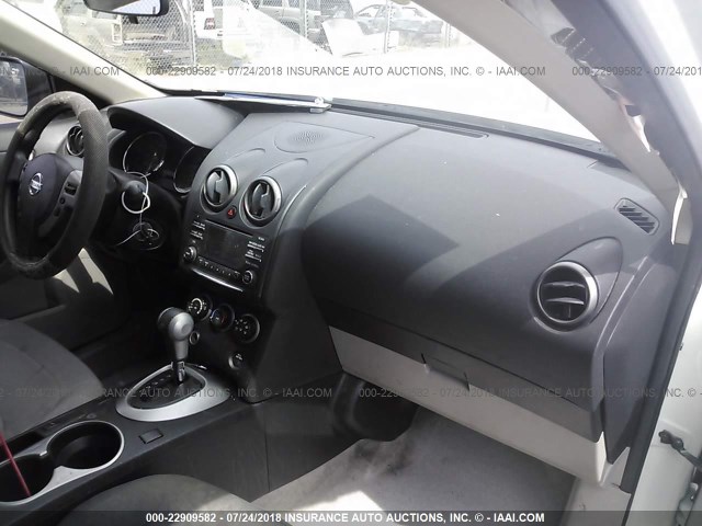 JN8AS5MT9DW027513 - 2013 NISSAN ROGUE S/SV 白色 照片 5