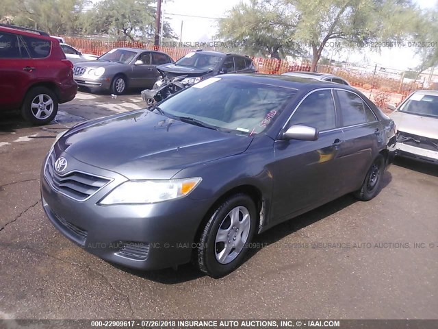 4T1BF3EK7BU756757 - 2011 TOYOTA CAMRY SE/LE/XLE ნაცრისფერი ფოტო 2