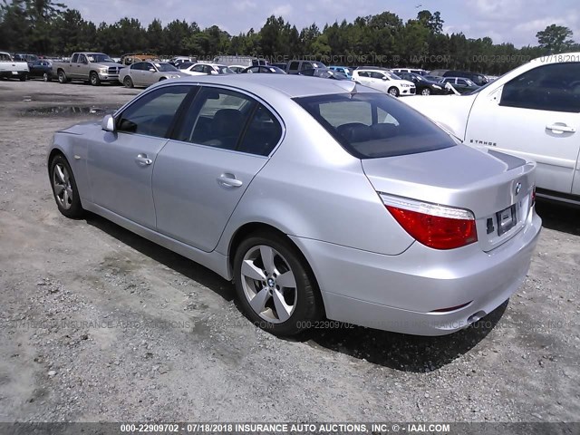 WBANV135X8CZ56517 - 2008 BMW 528 XI SILVER photo 3