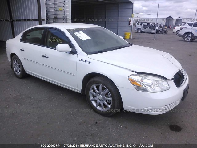 1G4HD57207U176637 - 2007 BUICK LUCERNE CXL WHITE photo 1