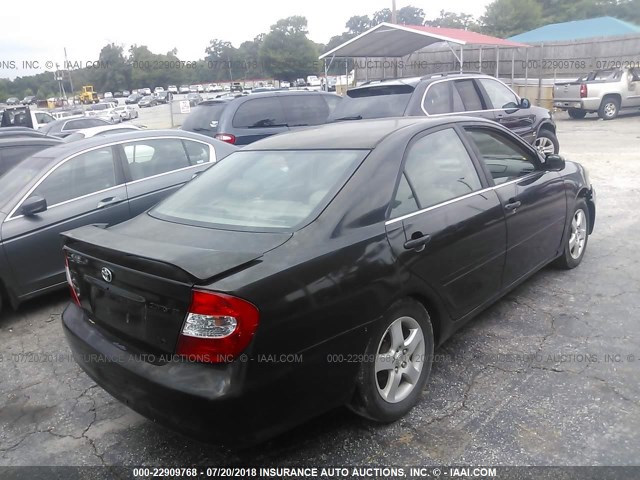 4T1BF32K02U002541 - 2002 TOYOTA CAMRY LE/XLE/SE შავი ფოტო 4