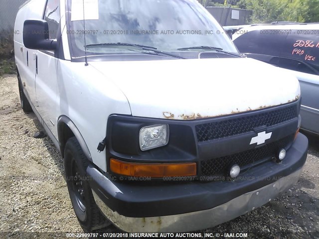 1GCHG396981101132 - 2008 CHEVROLET EXPRESS G3500  WHITE photo 6