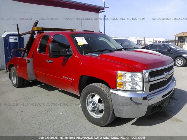 1GBJC39688E172879 - 2008 CHEVROLET SILVERADO C3500 RED photo 1