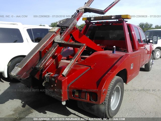 1GBJC39688E172879 - 2008 CHEVROLET SILVERADO C3500 RED photo 4