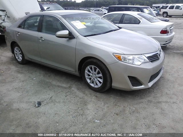 4T1BF1FK0EU806339 - 2014 TOYOTA CAMRY L/SE/LE/XLE 米色 照片 1