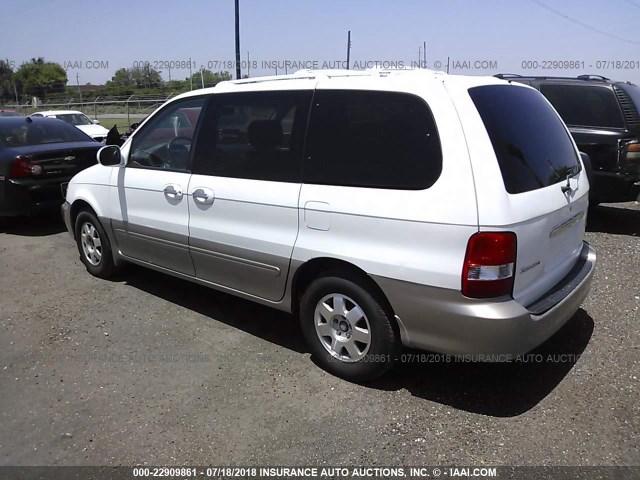 KNDUP131836454389 - 2003 KIA SEDONA EX/LX WHITE photo 3