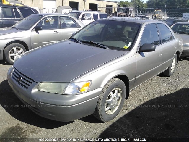 4T1BG22K6VU119732 - 1997 TOYOTA CAMRY CE/LE/XLE ნაცრისფერი ფოტო 2
