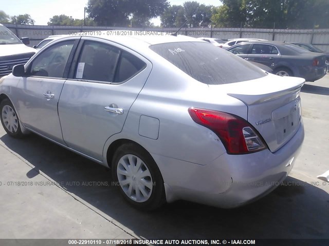 3N1CN7APXDL886696 - 2013 NISSAN VERSA S/S PLUS/SV/SL SILVER photo 3